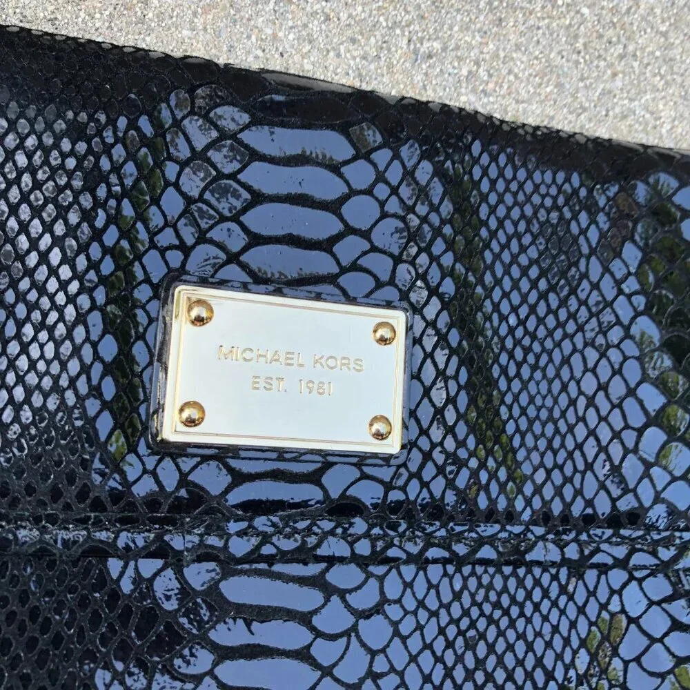 MICHAEL KORS Peyton Python Leather Clutch Purse Envelope Black Designer​​​